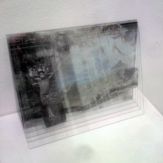 21x35cm, Klebestreifen auf Glas